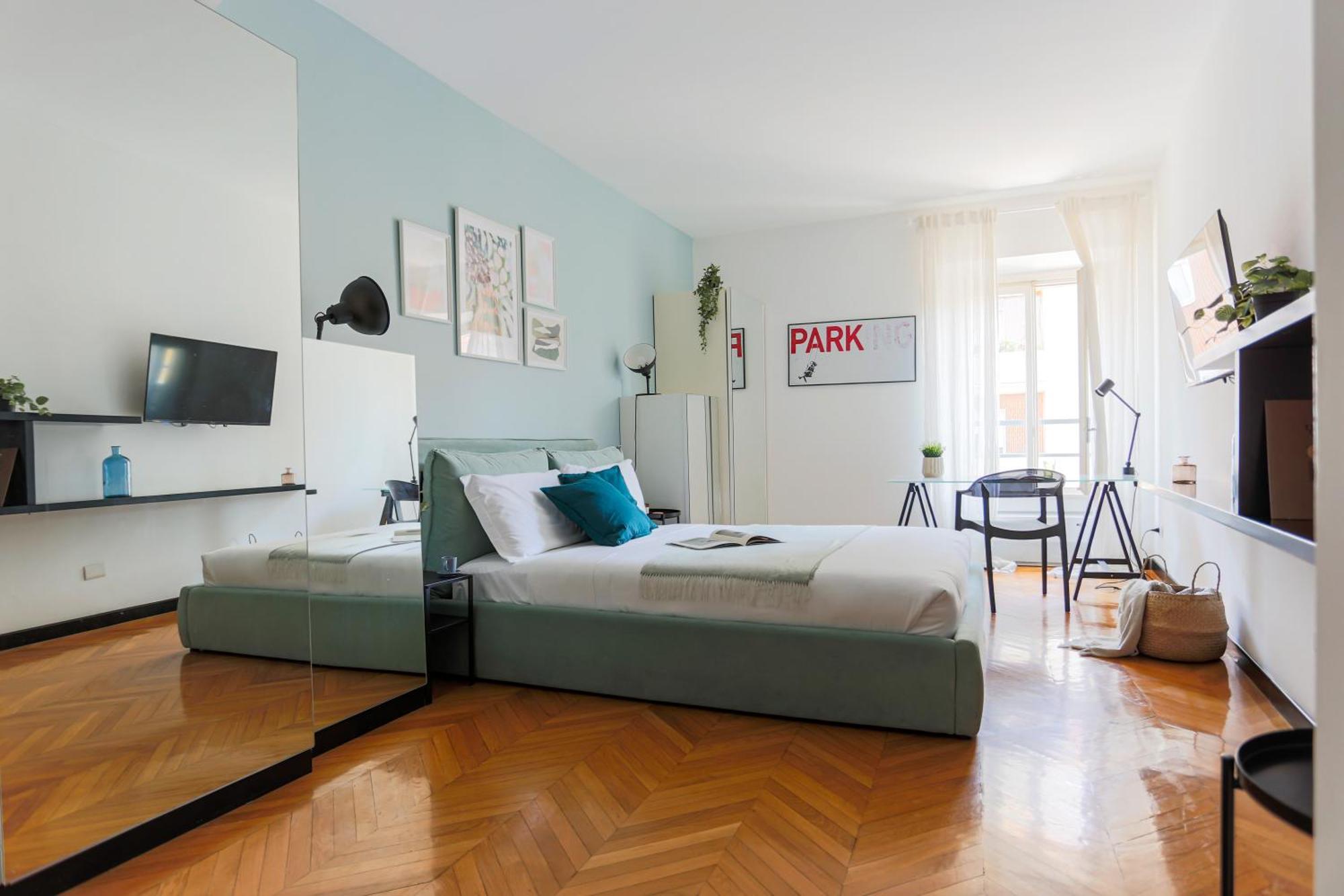 The Rent - Colorful In Station Apartment Mailand